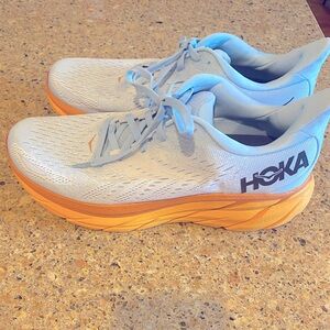 Hoka Clifton 8 women’s sneakers